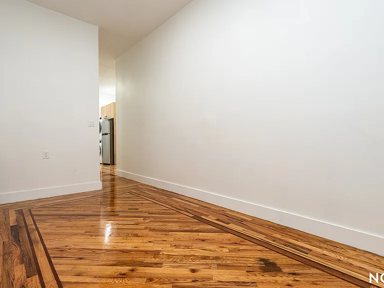 88 Menahan St #1L — Photo 10