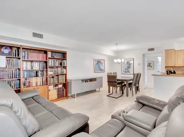 6586 Southurst Terrace #105, Delray Beach, FL 33446