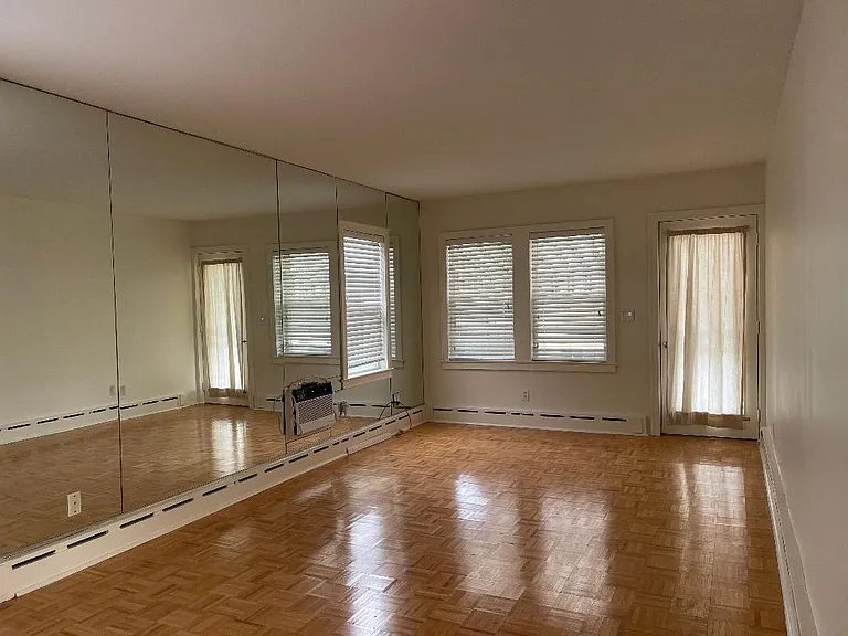 75 Mohawk Ave — Photo 3