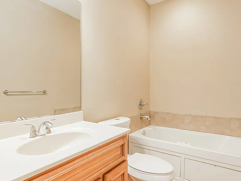 4493 Canterbury St — Photo 14