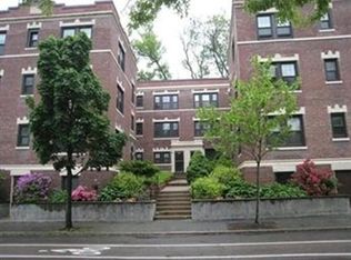 592 Washington St APT 6, Brookline, MA 02446
