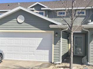 1203 N Fir Pl, Sioux Falls, SD 57107