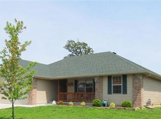 511 Rice St, Clever, MO 65631