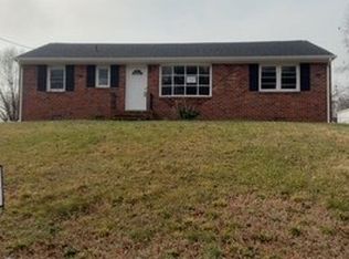 4611 Hickory Rd, South Chesterfield, VA 23803