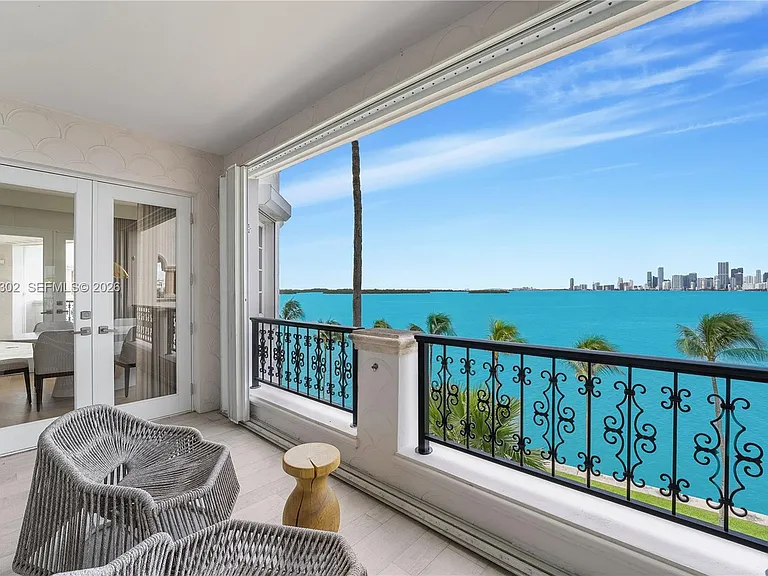 5242 Fisher Island Dr #5242 — Photo 33