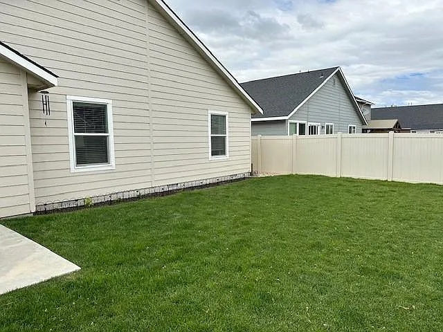608 N Manship Ave — Photo 10