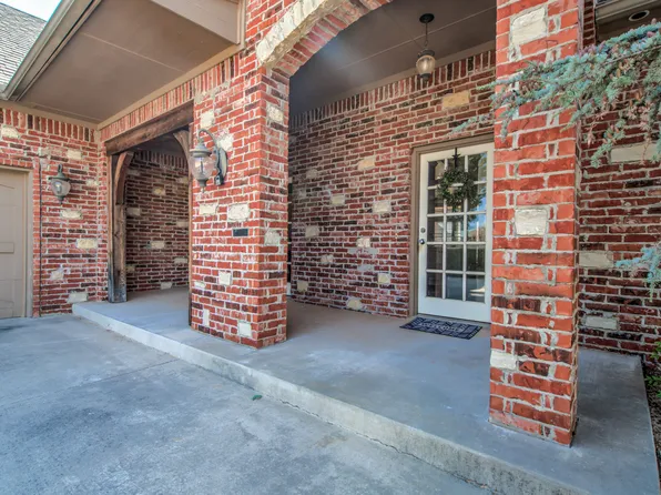 2101 Pembroke Ln, Edmond, OK 73003