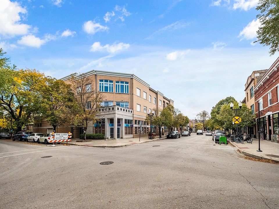 1st image of 2555 W Leland Ave APT 202