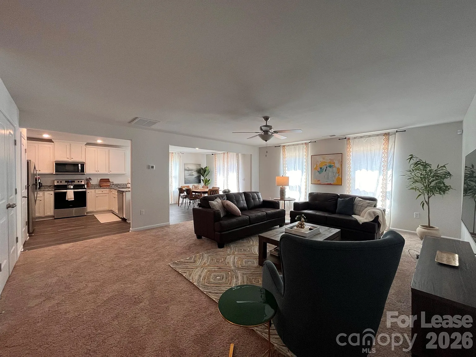 4 bed, 2.5 bath, 2130 sqft, $2,050 — Photo 4