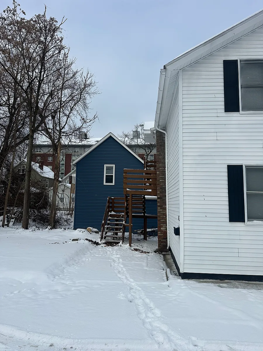 Building Photo - 398 Sumner St #C