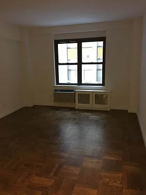 Rented by Solil Management | media 6