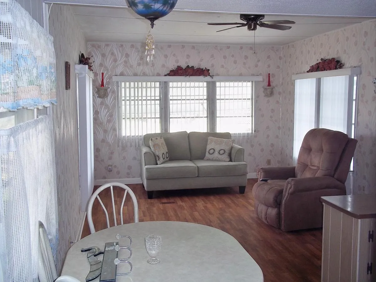 1 bed, 800 sqft, $900 — Photo 3