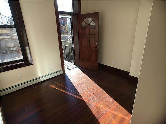 4th image of 798 Knickerbocker Ave #1