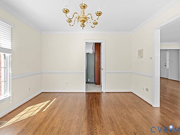 5th image of 3000 Riverside Ave