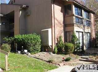 34 Medford Ct, Red Bank, NJ