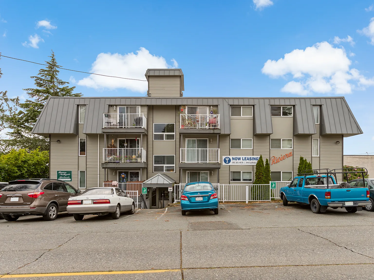 Riviera Apartments Northgate — Photo 2