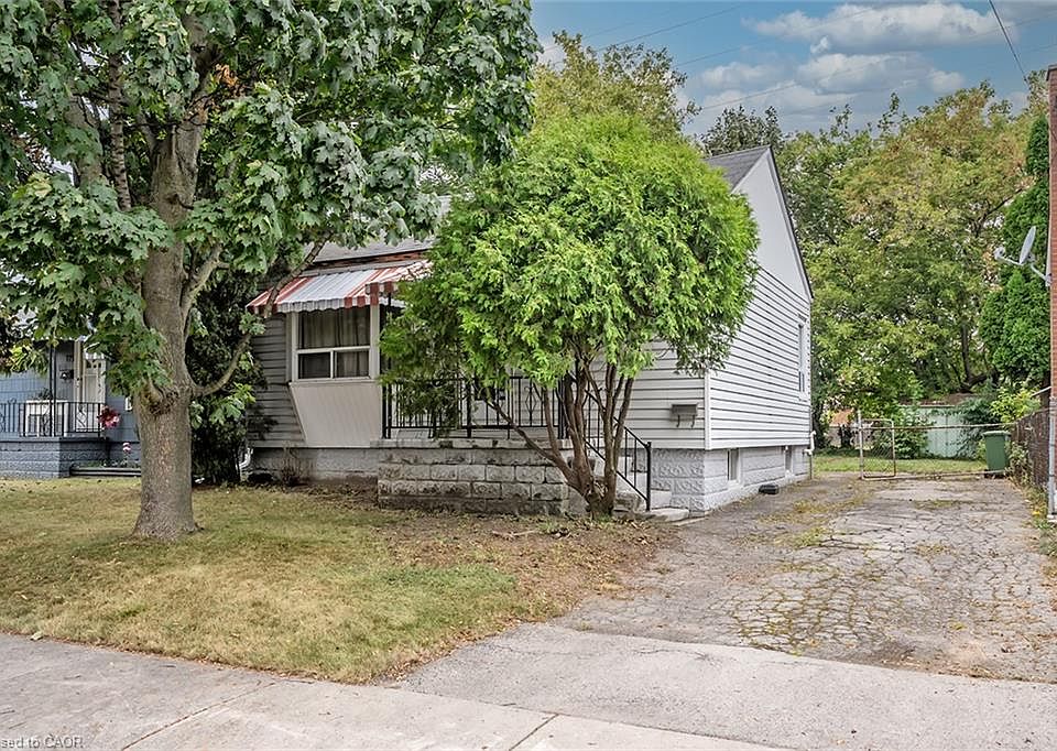 1st image of 129 Selkirk Ave