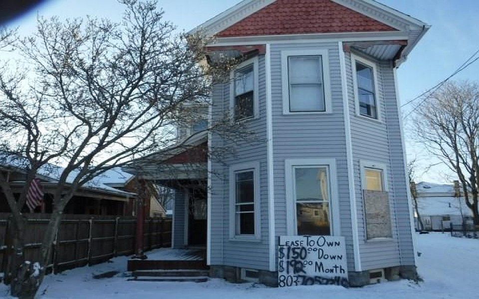 1st image of 304 Clover St