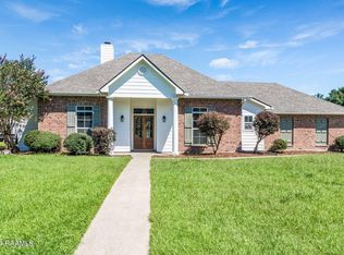 217 Longpointe Rd, Youngsville, LA 70592