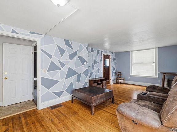 5th image of 37 Northrup Pl