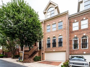 1527 N Colonial Ct, Arlington, VA 22209