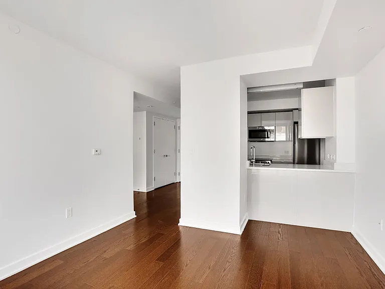 400 W 113th St #1505 — Photo 5