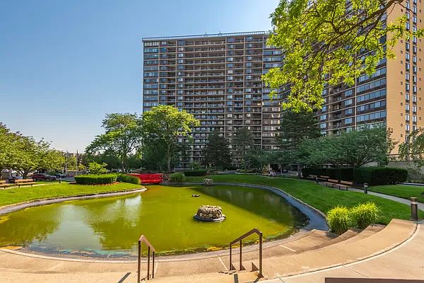 1st image of 2 Bay Club Dr APT 10T