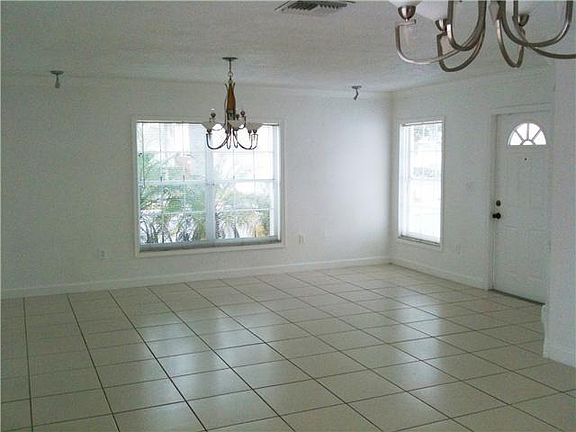 4th image of 10205 NW 57th St