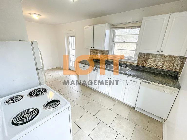 323 Welcome Ave — Photo 7