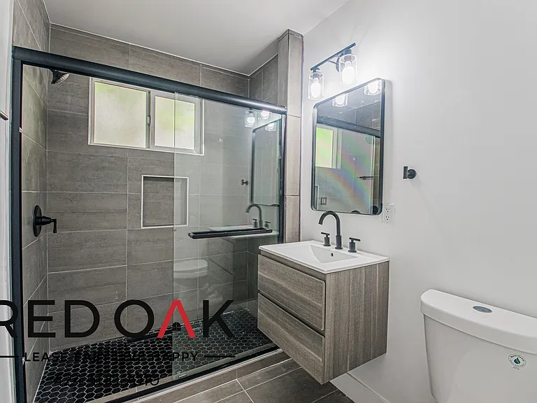 1350 N Fuller Ave #6 — Photo 16