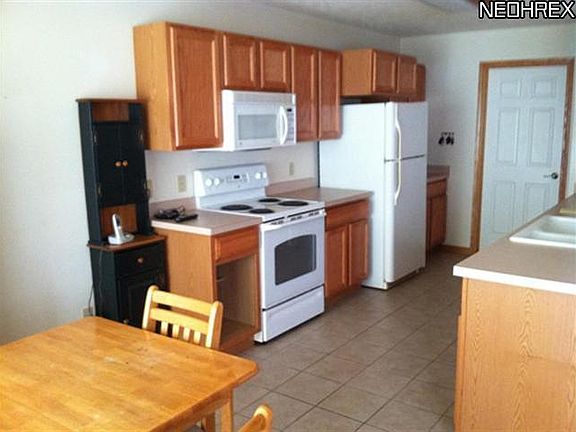 3rd image of 3063 Somerset Dr