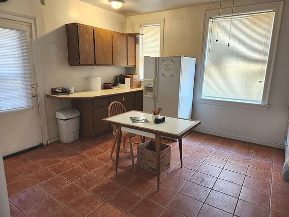 5th image of 7712 N Paulina St