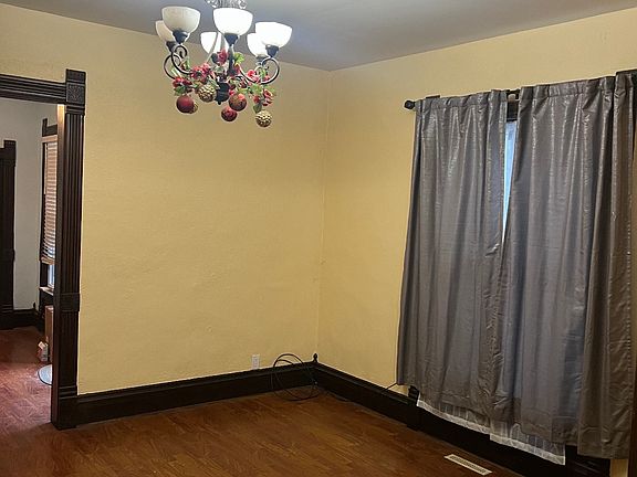 4th image of 422 N Clinton St