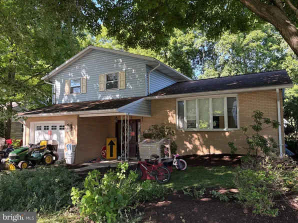 830 King St, Palmyra, PA 17078