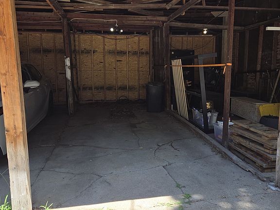 5th image of 3911 Willow Dr