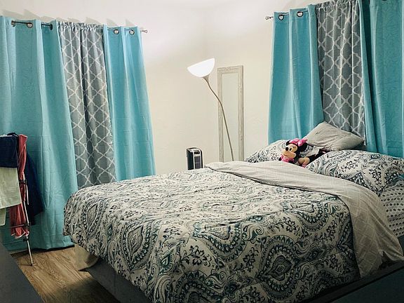 3rd image of 2710 Shipping Ave APT 14