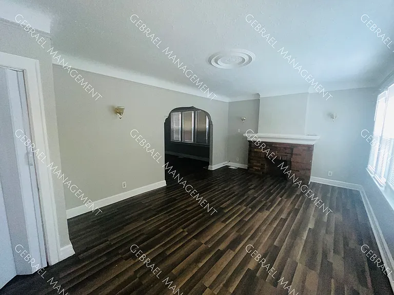 14828 Sussex St — Photo 5