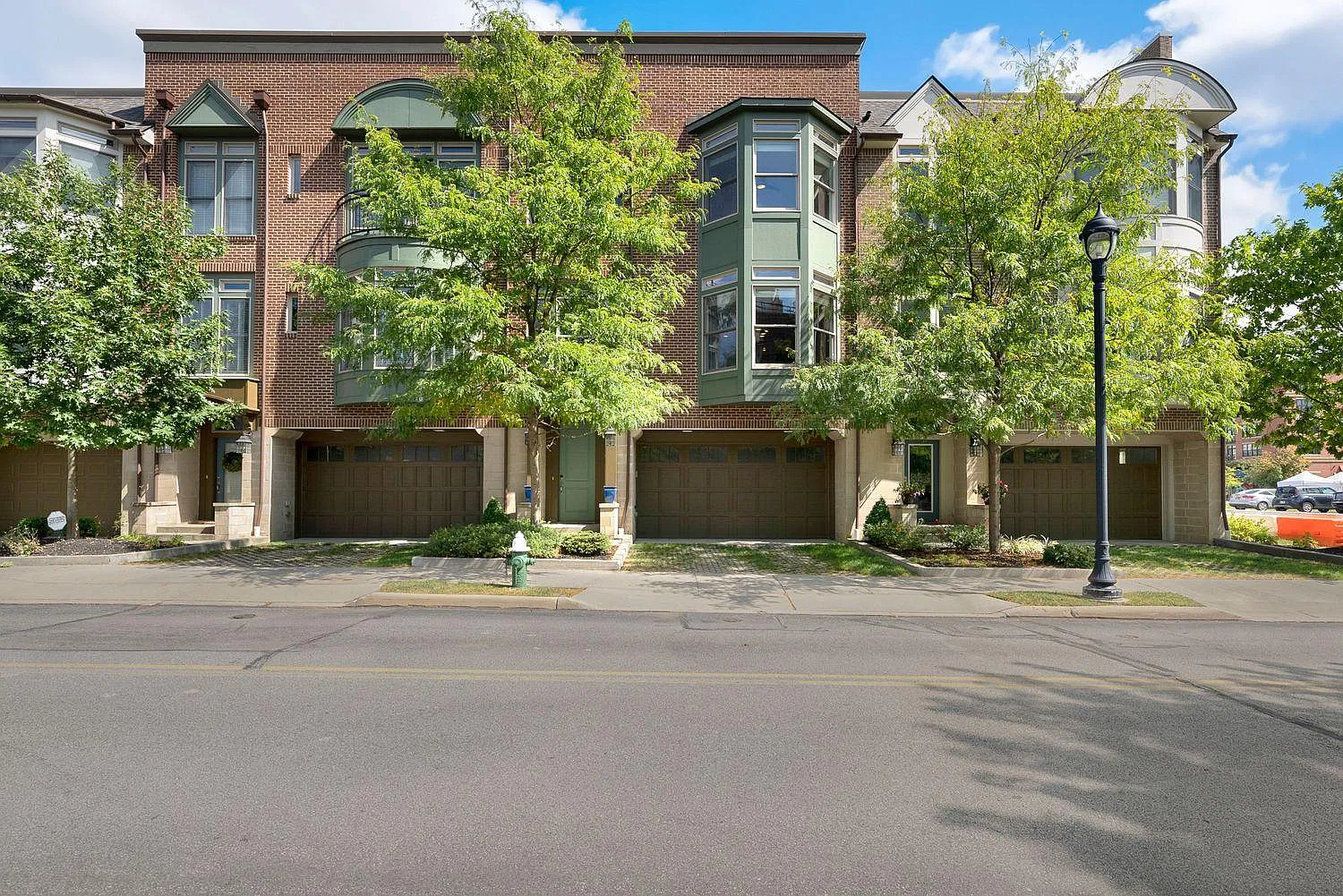 2 bed, 2.5 bath, 1792 sqft, $3,700 — Photo 1