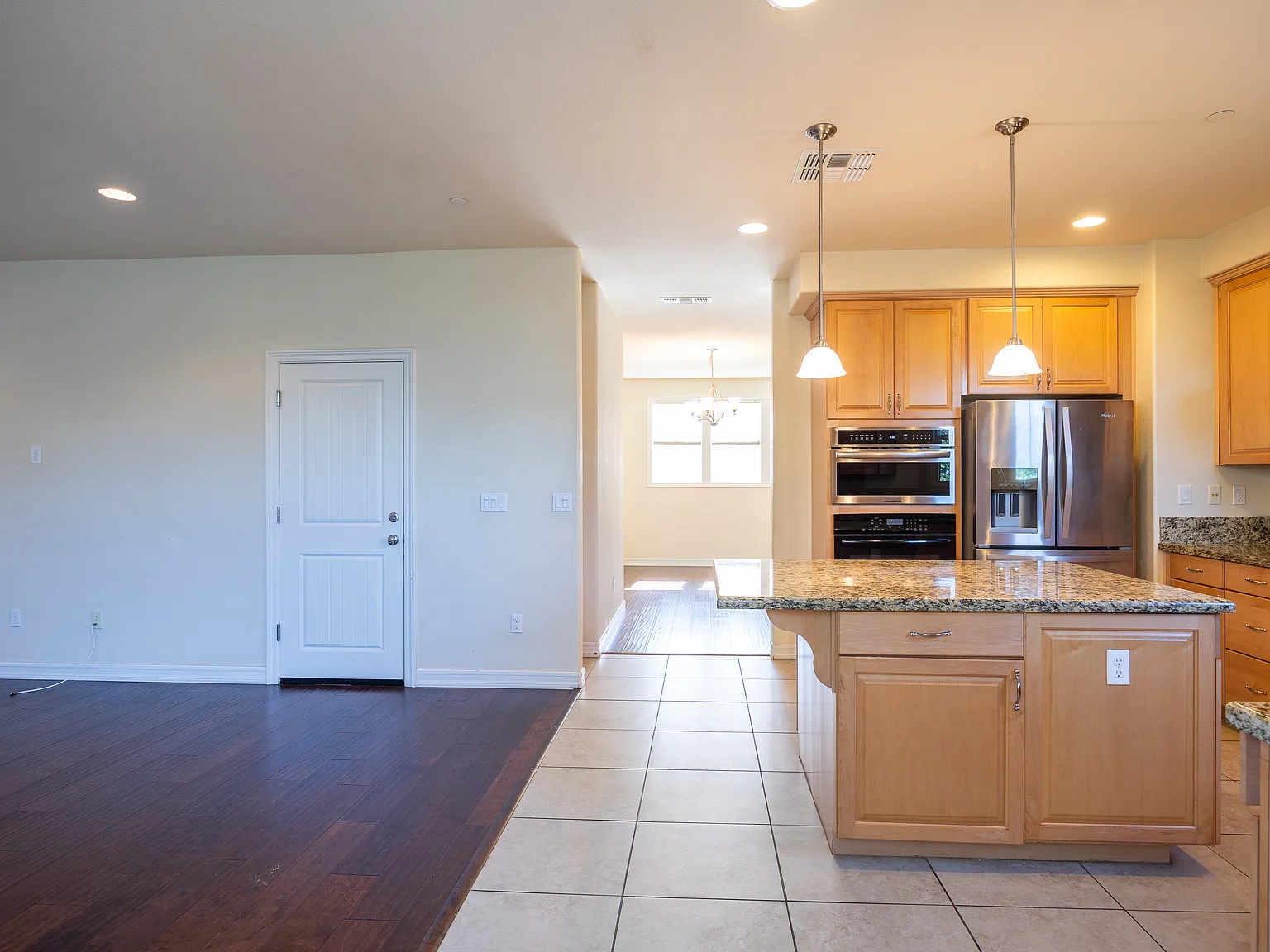 4 bed, 3.5 bath, 2449 sqft, $8,600 — Photo 4