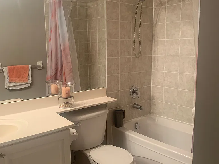 25 Kingsbridge Garden Cir #923 — Photo 8
