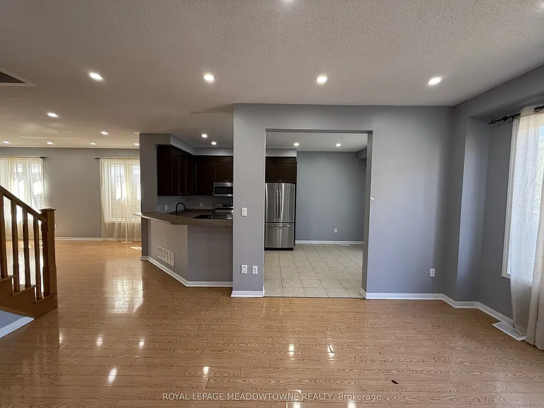 45 Bleasdale Ave — Photo 10