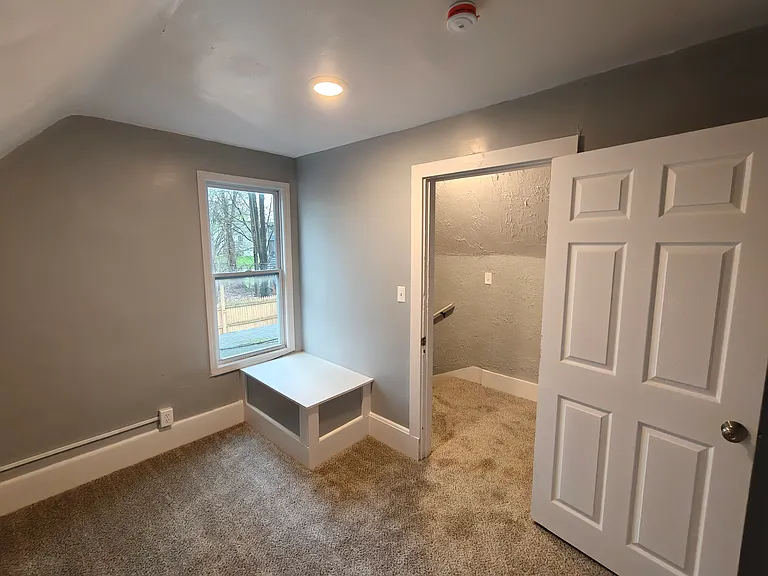 344 N Adams St — Photo 15
