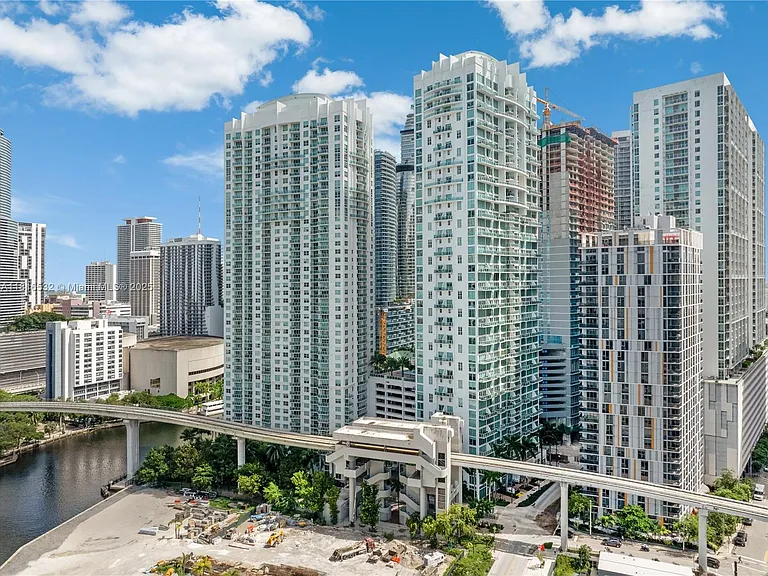 41 SE 5th St #2107 — Photo 32
