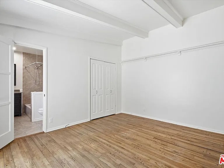12818 Hatteras St — Photo 12