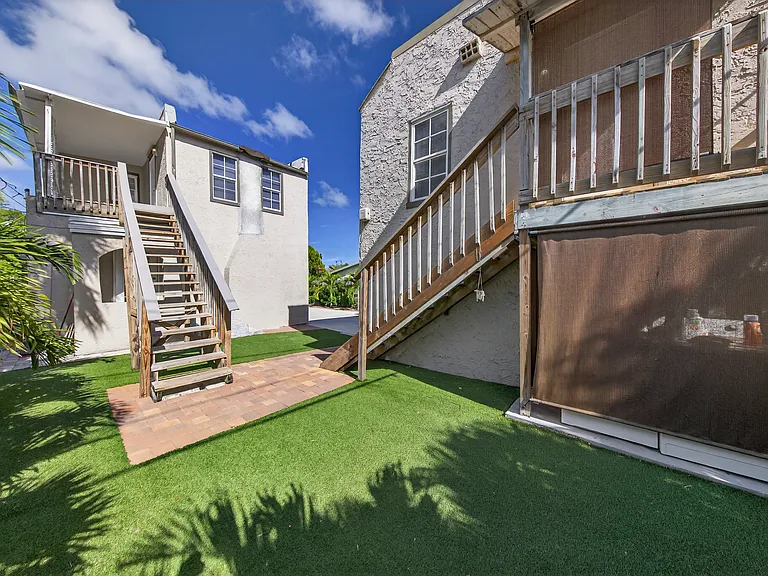724 Bradley St — Photo 21