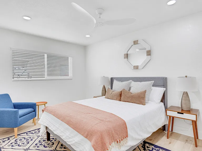 1075 Molino Ave #3 — Photo 4