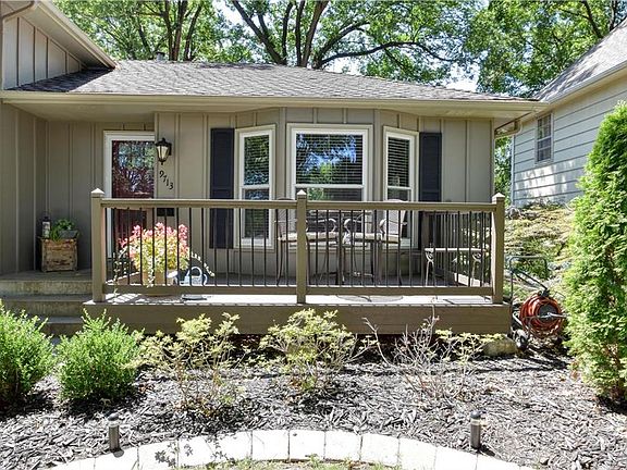 3rd image of 9713 W 93rd St