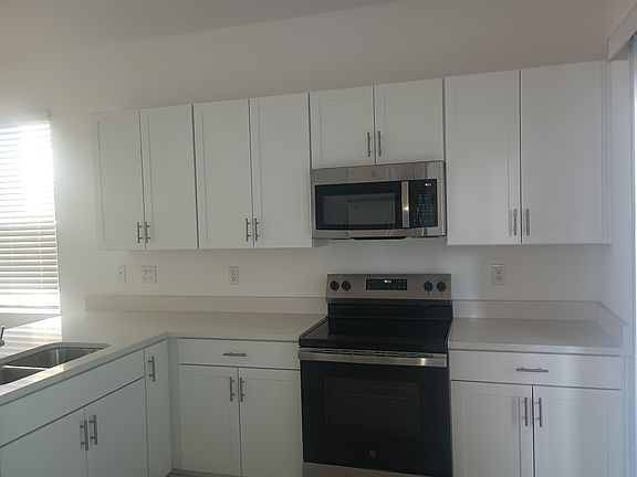 5th image of 8585 Daybreak St