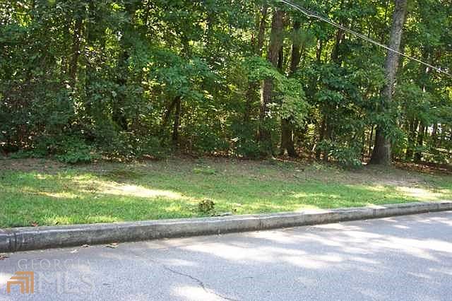 1st image of 1020 Country Ln