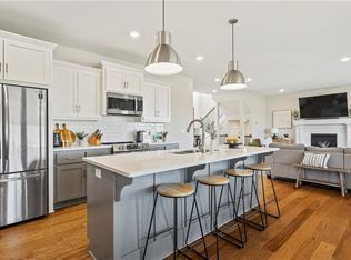 2104 NW Shamrock Ave, Lees Summit, MO 64081